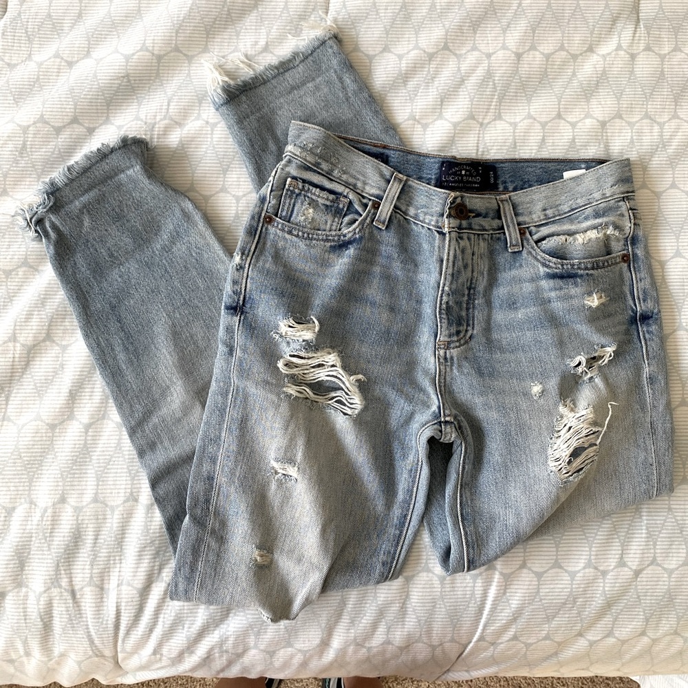 - Lucky Brand Jeans